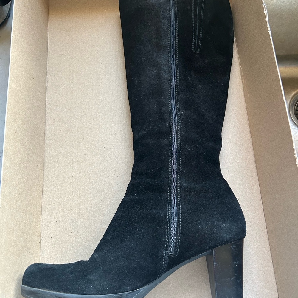 La Canadienne - Tall Black Suede Boots